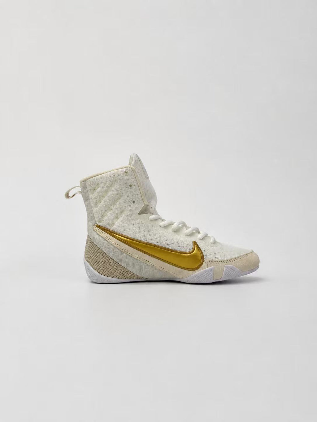 NIKE MACHOMAI 3 BOXING BOOTS - WHITE/GOLD