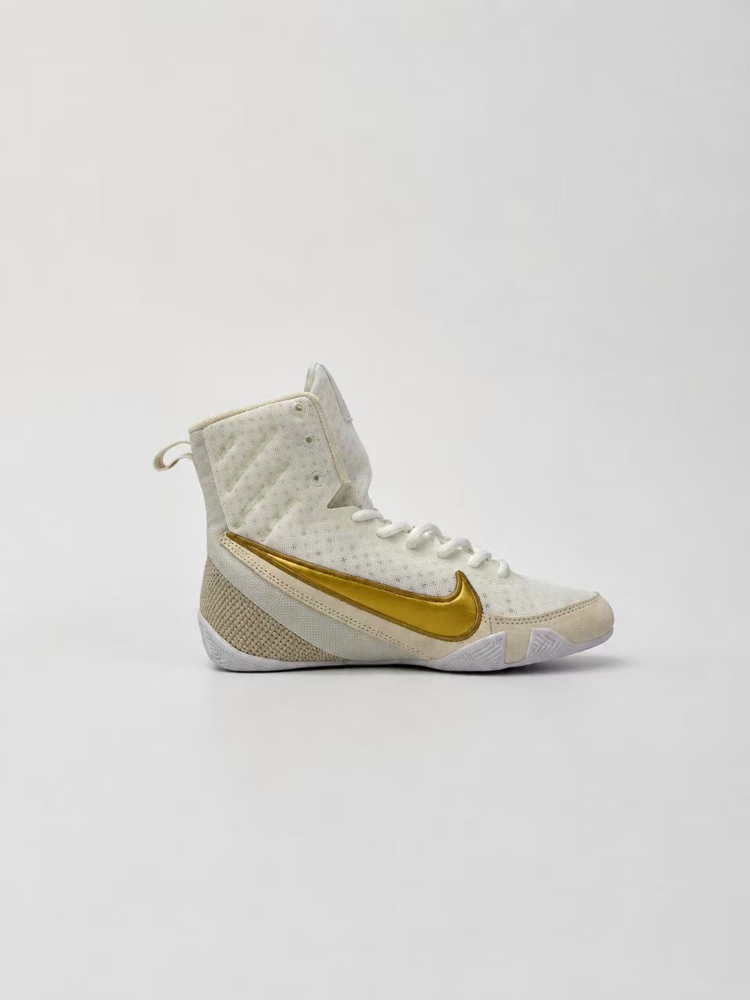 NIKE MACHOMAI 3 BOXING BOOTS - WHITE/GOLD