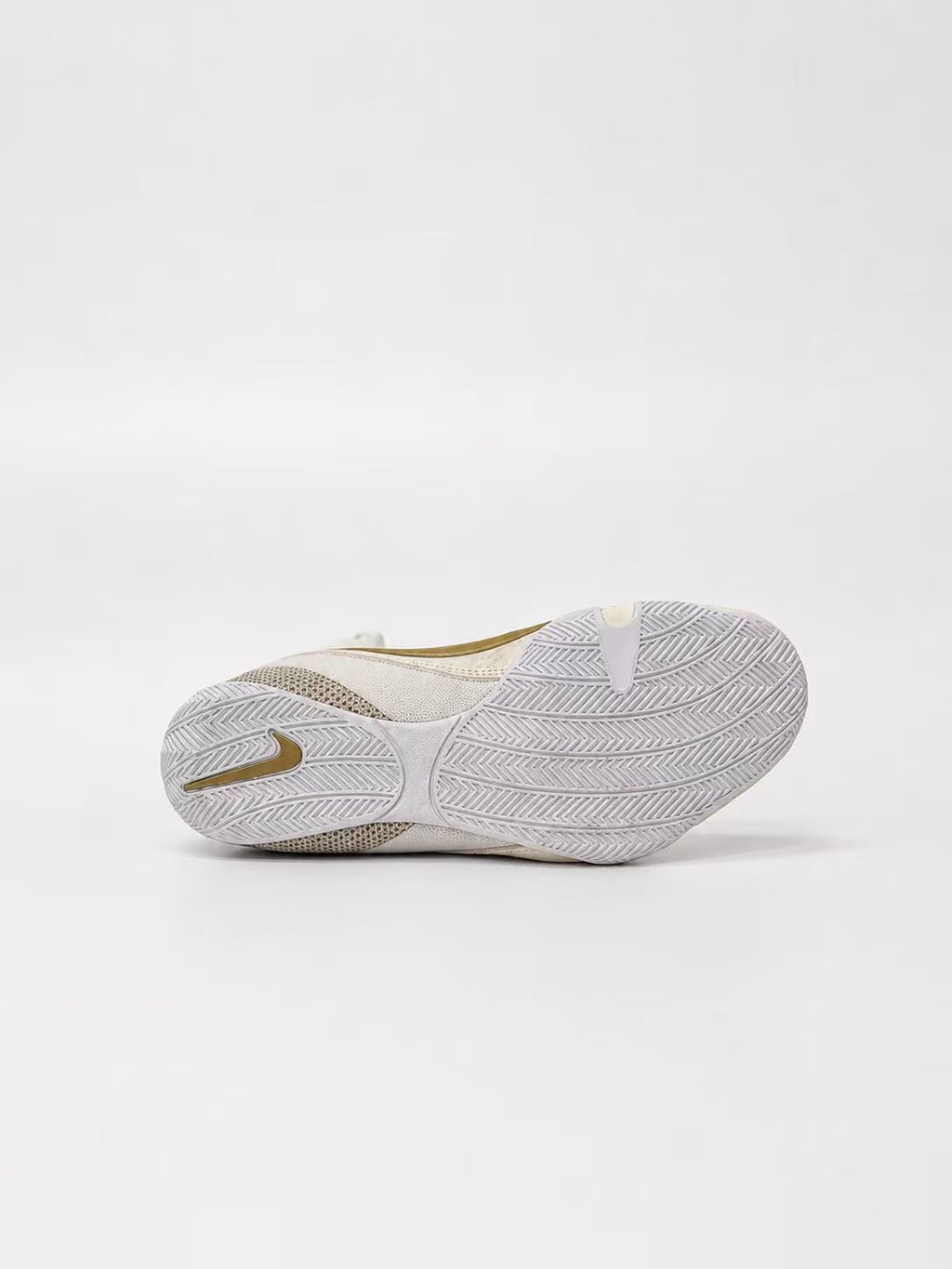 NIKE MACHOMAI 3 BOXING BOOTS - WHITE/GOLD