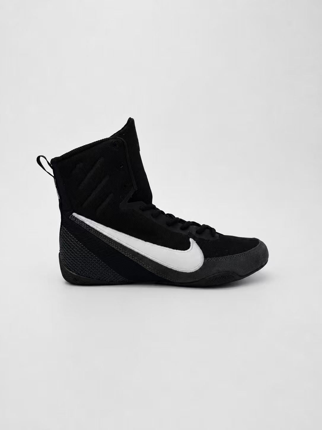 NIKE MACHOMAI 3 BOXING BOOTS- BLACK/WHITE