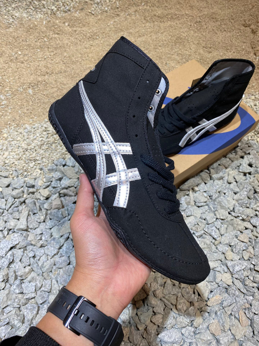 ASICS TIGERS TWR 900 BLACK AND GREY