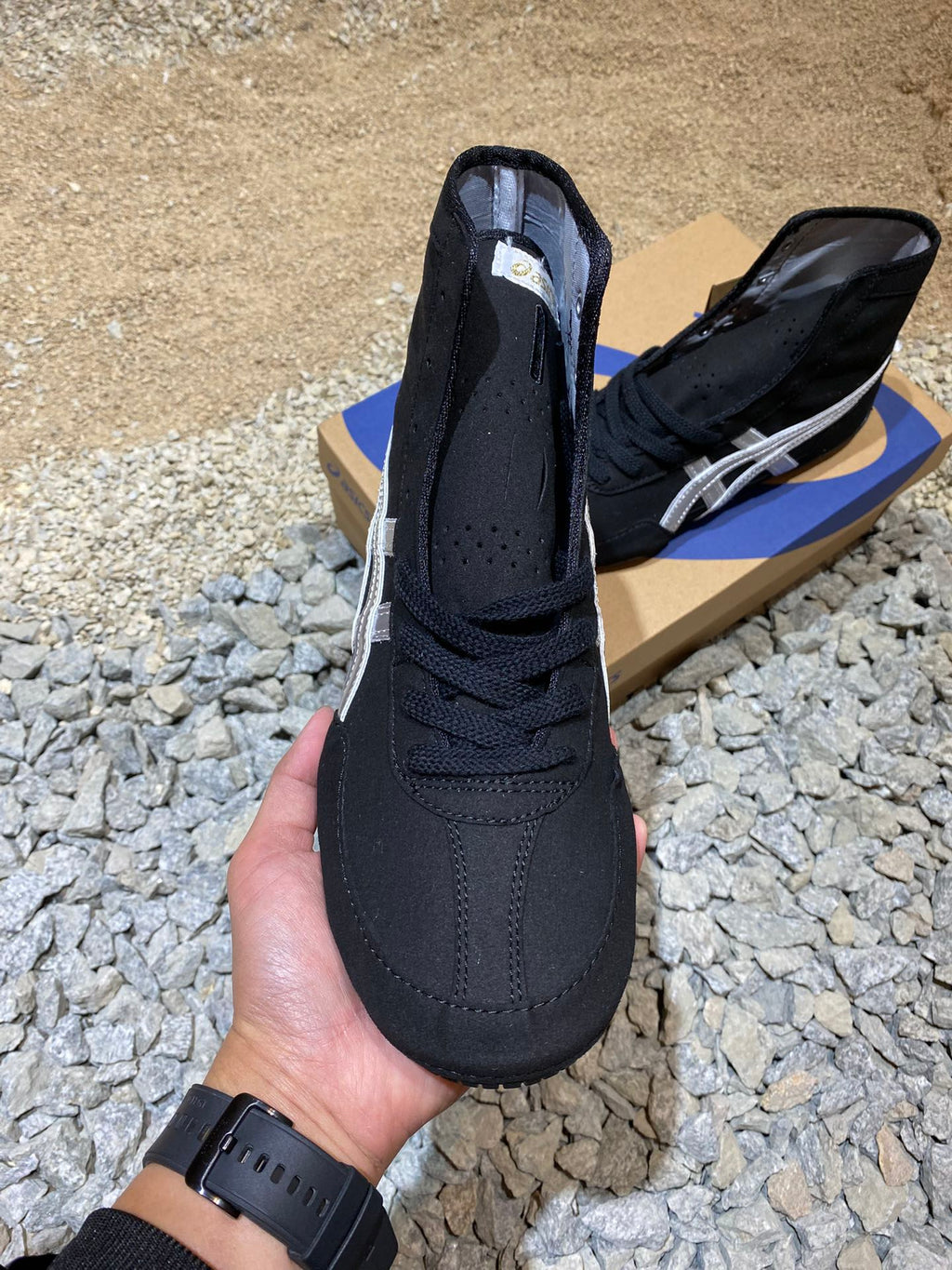 ASICS TIGERS TWR 900 BLACK AND GREY