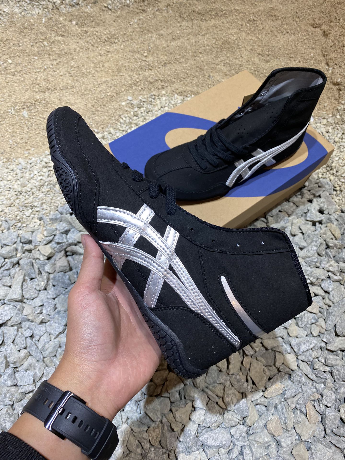 ASICS TIGERS TWR 900 BLACK AND GREY
