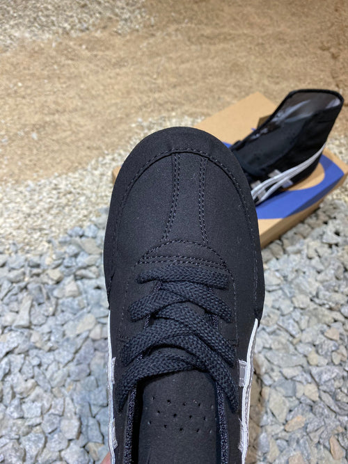 ASICS TIGERS TWR 900 BLACK AND GREY