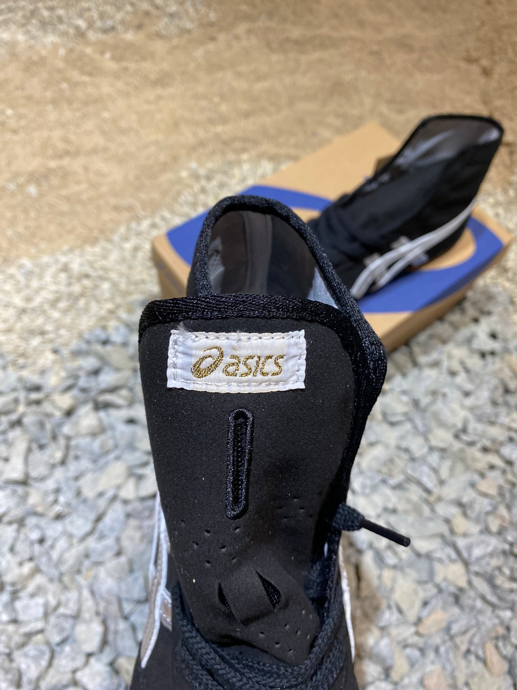 ASICS TIGERS TWR 900 BLACK AND GREY