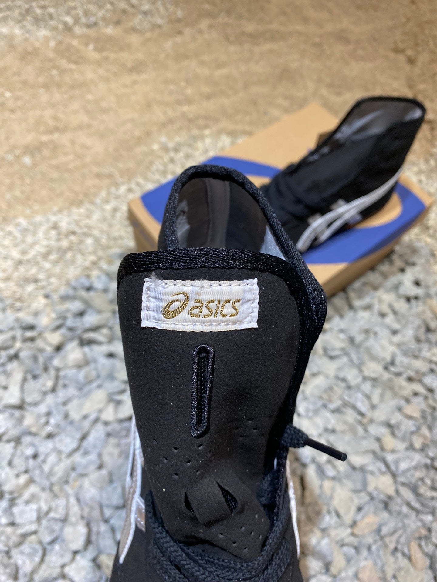 ASICS TIGERS TWR 900 BLACK AND GREY
