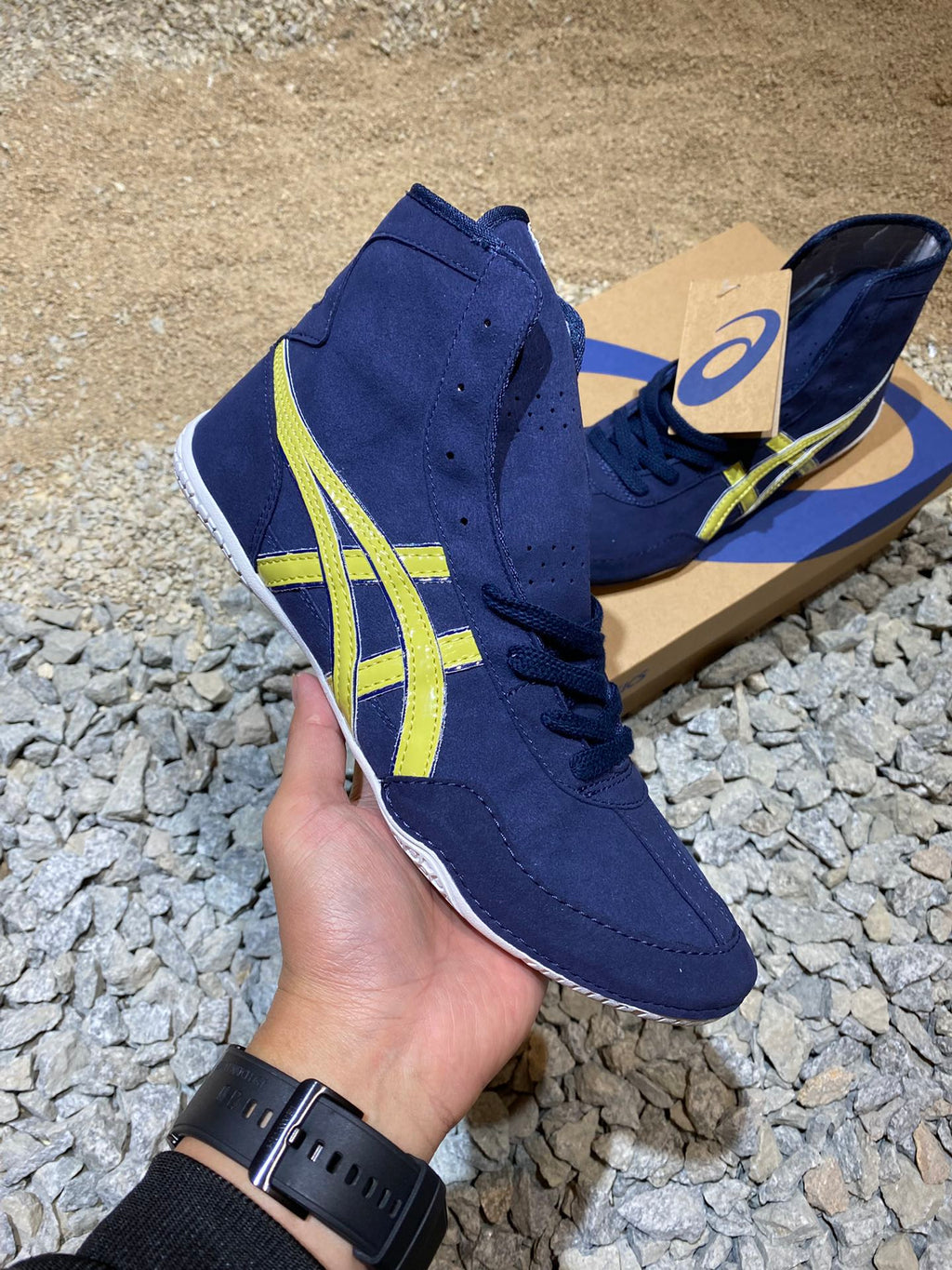 ASICS TIGERS TWR 900 NAVY AND GOLD