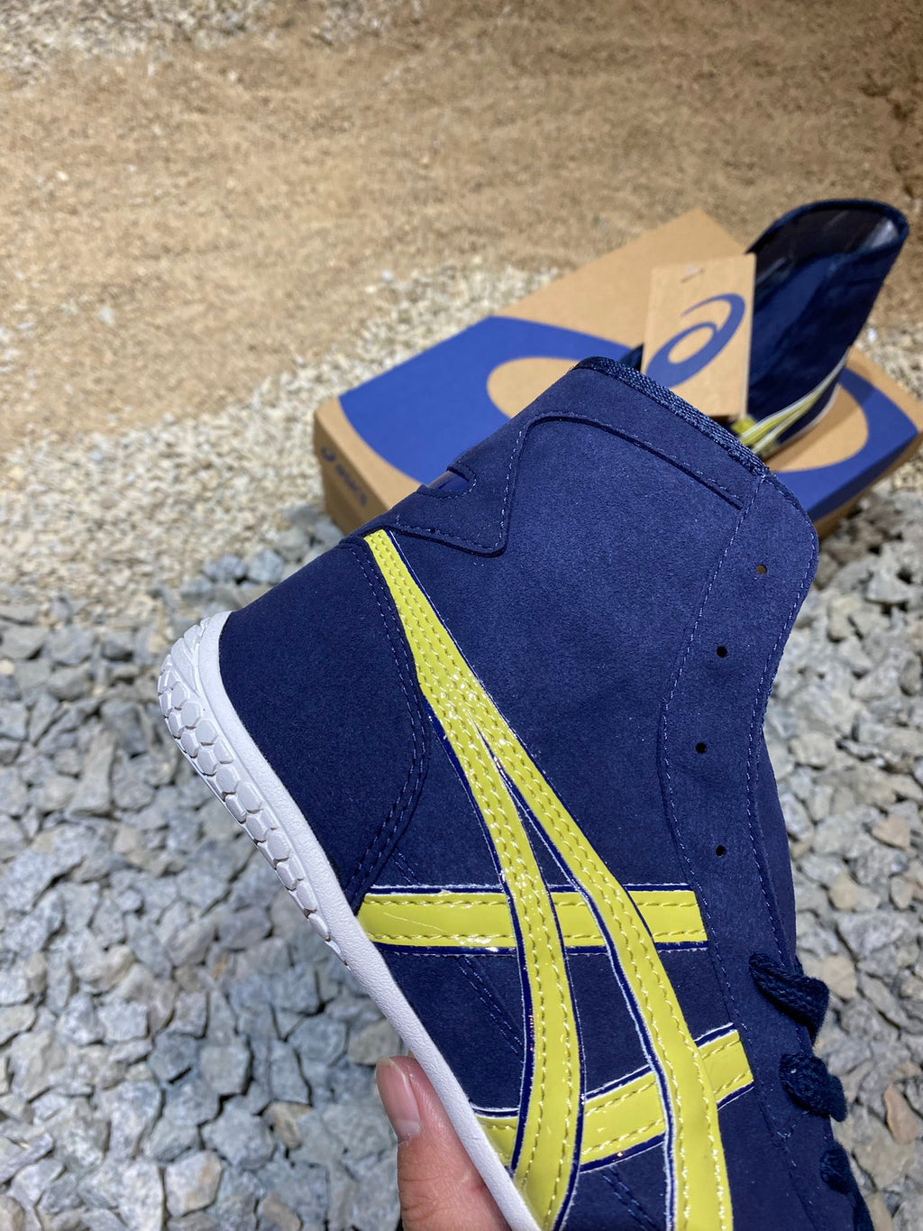 ASICS TIGERS TWR 900 NAVY AND GOLD