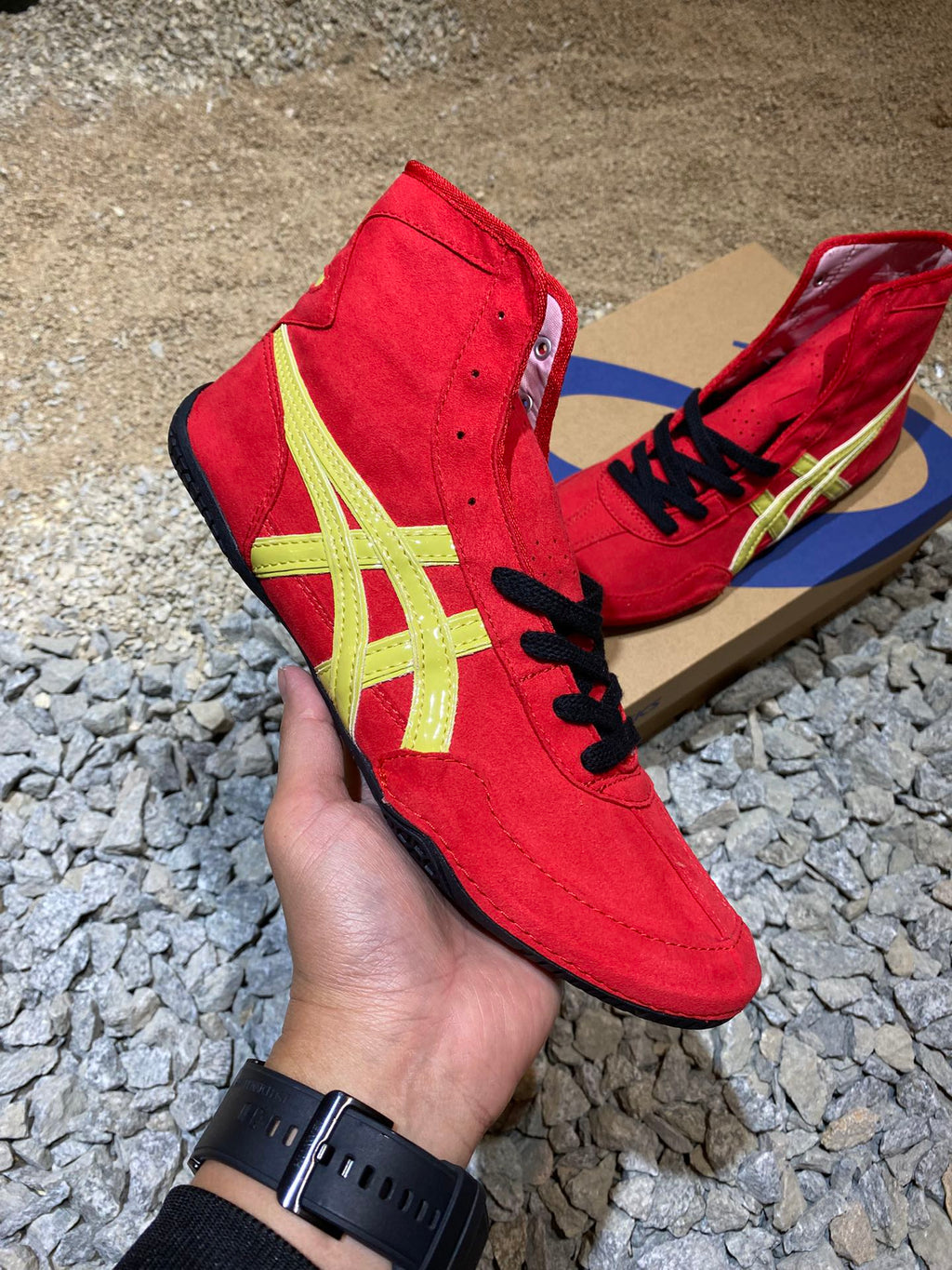ASICS TIGERS TWR 900 RED, BLACK AND GOLD