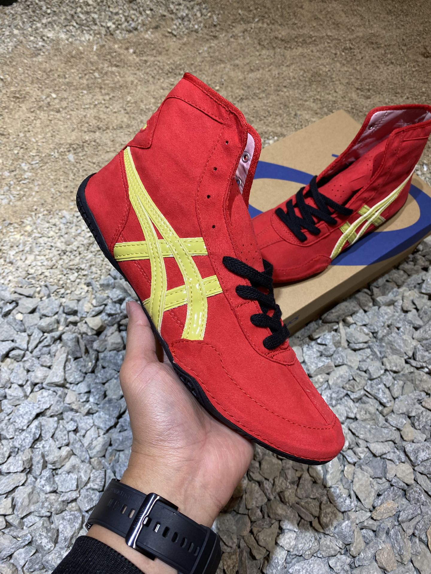 ASICS TIGERS TWR 900 RED, BLACK AND GOLD