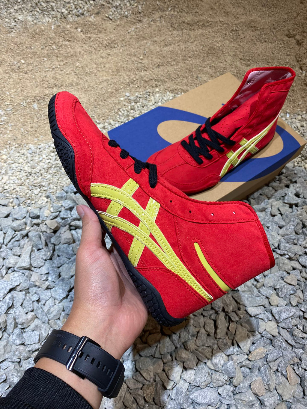ASICS TIGERS TWR 900 RED, BLACK AND GOLD