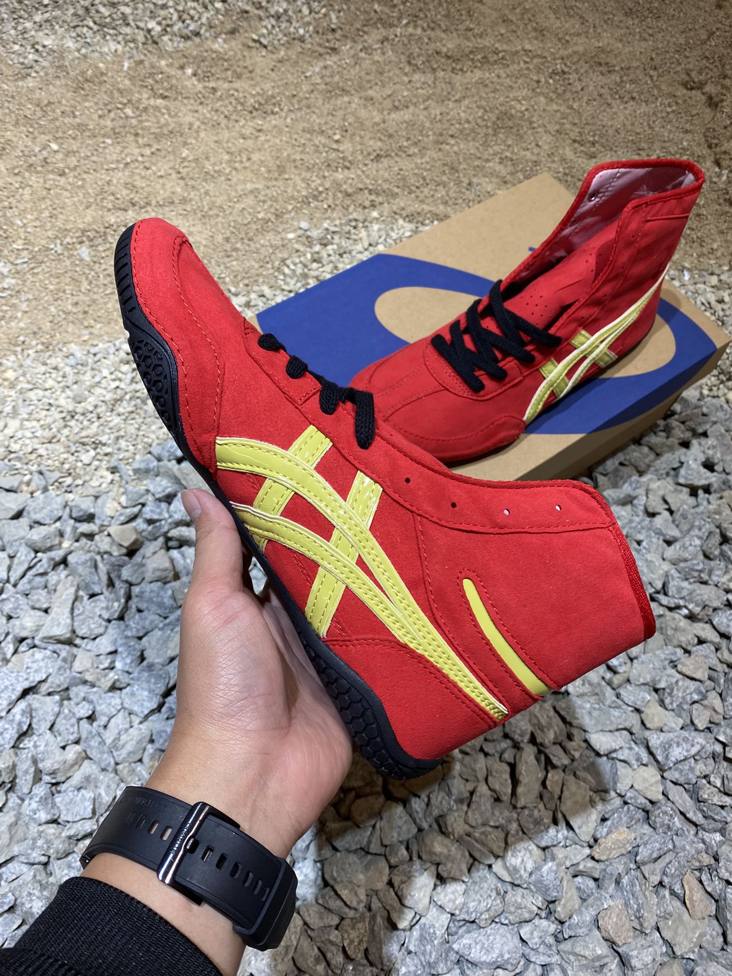 ASICS TIGERS TWR 900 RED, BLACK AND GOLD