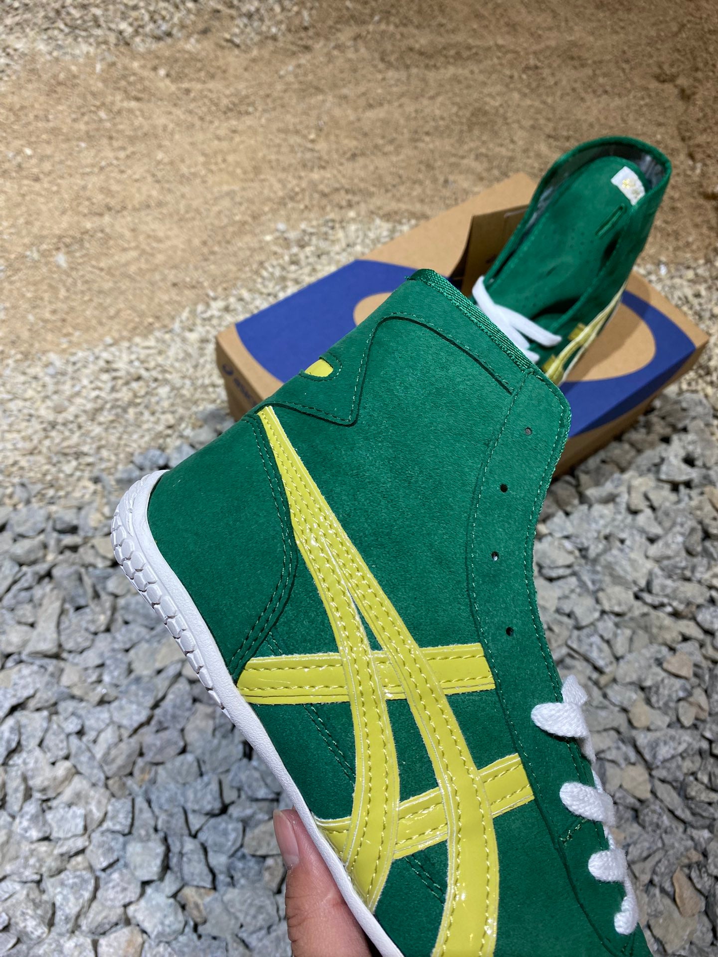 ASICS TIGERS TWR 900 GREEN AND GOLD