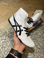 ASICS TIGERS TWR 900 WHITE AND BLACK