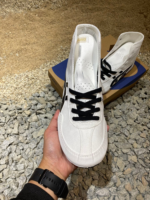 ASICS TIGERS TWR 900 WHITE AND BLACK